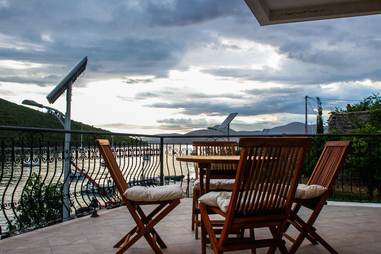 Villa San Apartments Tivat Exterior photo
