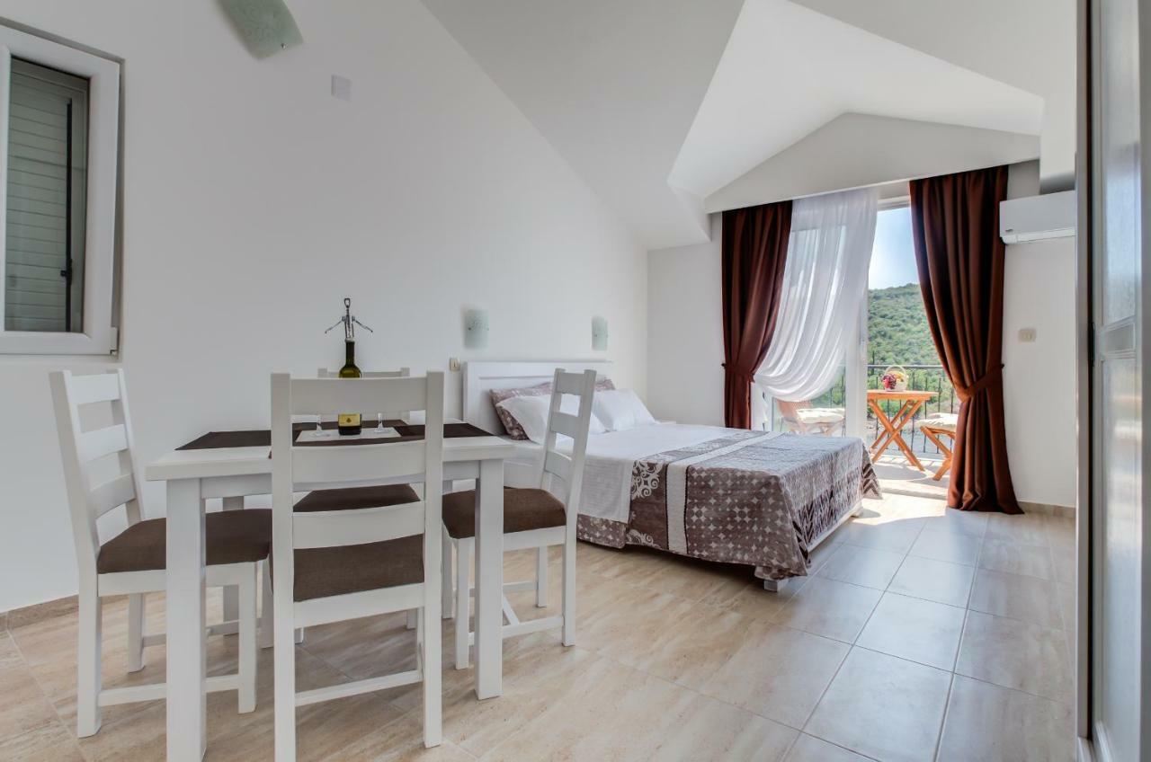Villa San Apartments Tivat Exterior photo