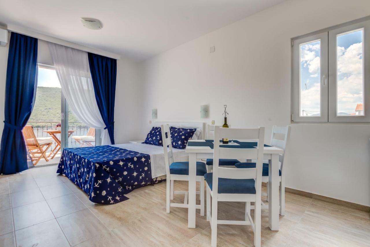 Villa San Apartments Tivat Exterior photo