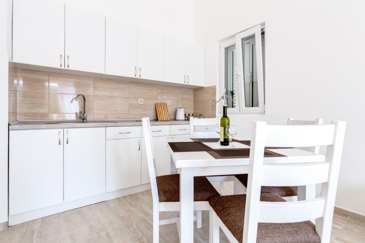 Villa San Apartments Tivat Exterior photo